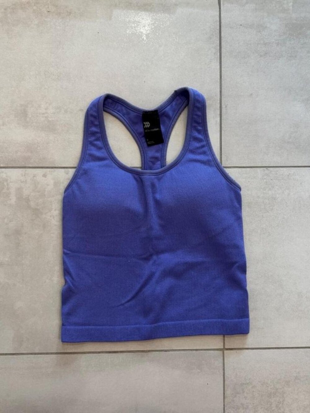 Seamless workout tank top in violet